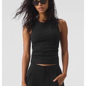 ALO Ribbed En Pointe Tank - Black - Large